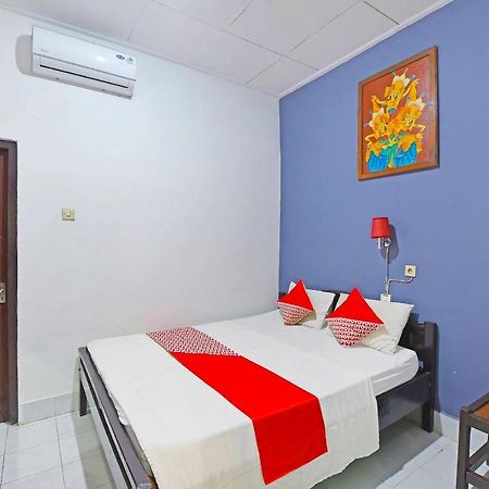 Oyo 3244 Grand Chandra Hotel Денпасар Экстерьер фото